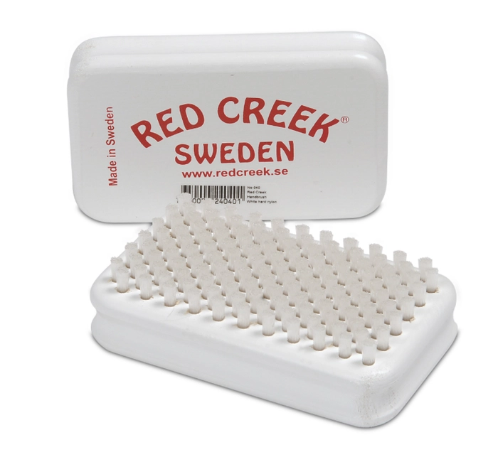 Щетка RED CREEK белый нейлон жесткий 2040